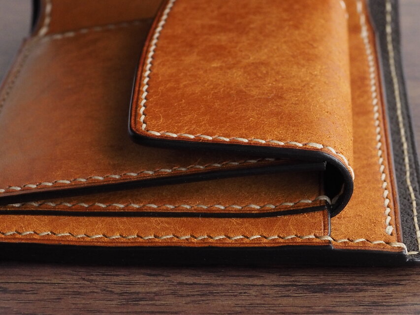 総手縫い│イタリアンレザーマルゴー│2つ折財布│フィエーノ(キャメル
