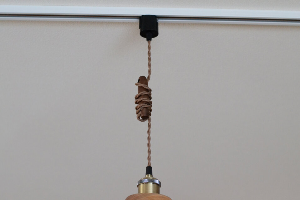 ウニコ　木製コードリール付きペンダントライト ウニコ 木製コードリール付きペンダントライト ペンダントライト