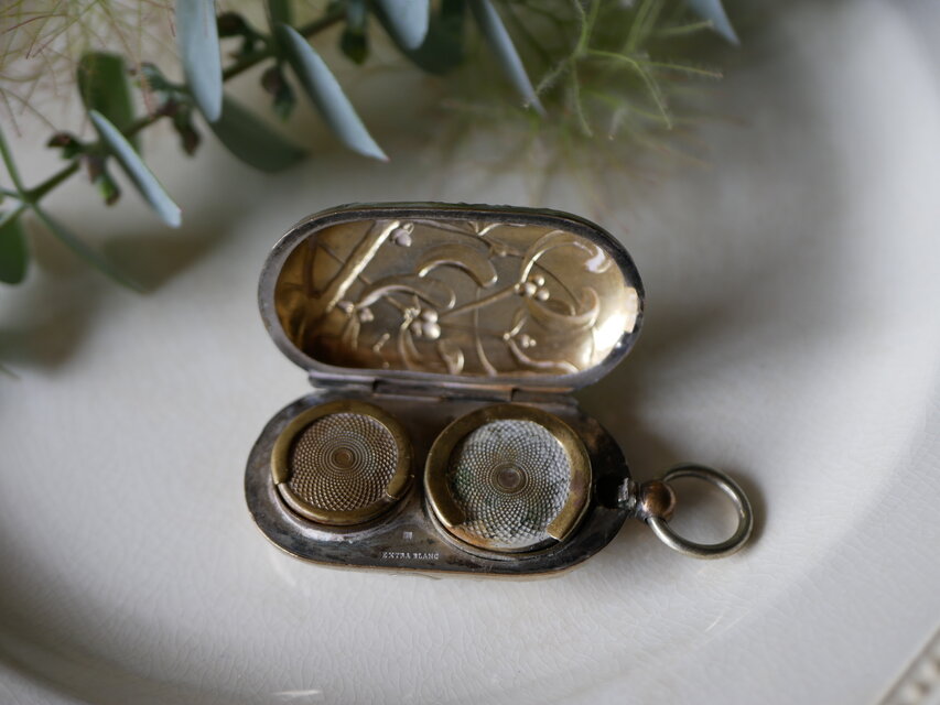 ヤドリギ　ポルトモネ　ケース　フランスアンティーク　ブロカントのある暮らし ヤドリギ ポルトモネ コインケース フランスアンティーク ブロカント