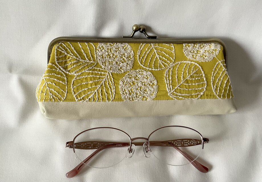 点と線模様製作所　アジサイ　がま口メガネ、ペンケース　