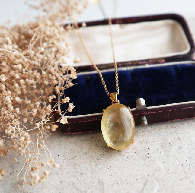 ブラジル産！天然石ゴールデンマイカのセミロングネックレス　金アレ対応