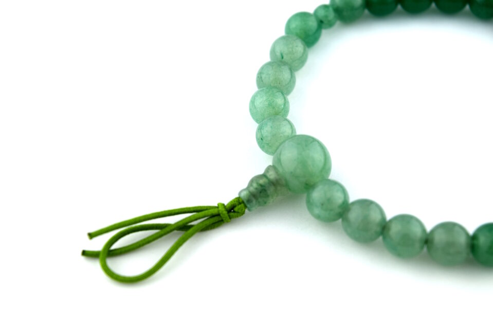 インド翡翠　数珠 数珠 男女兼用 インド翡翠 さざれ石 正絹房 京念珠(ヒスイ 略式