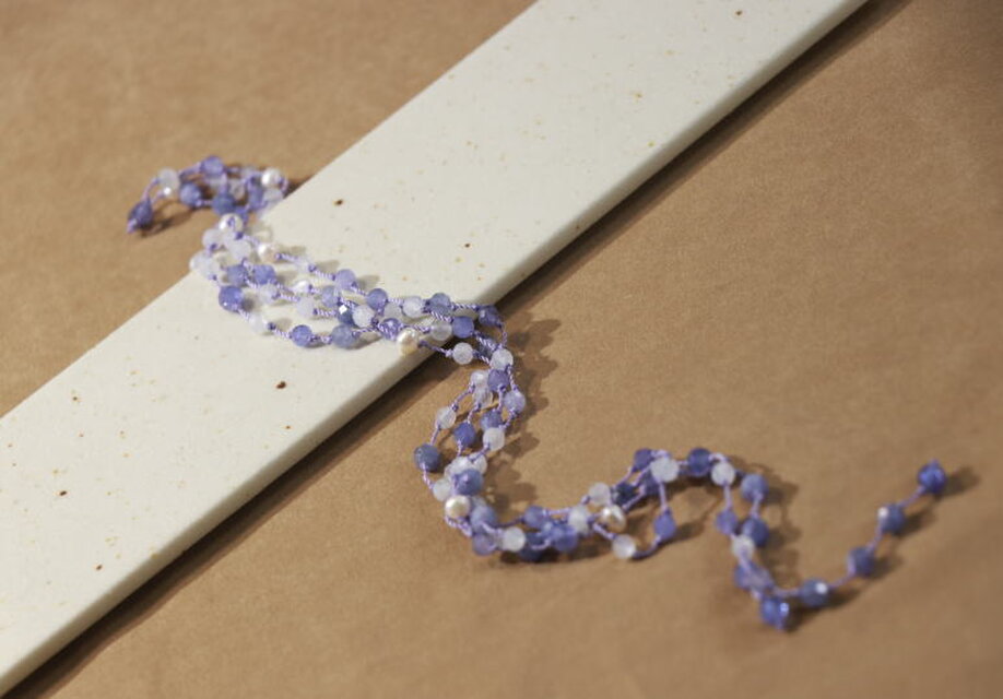 紫陽花色の　ラリエット（タンザナイト・ムーンストーン）