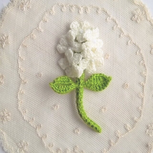 オーストリッチ　フェザーコサージュ　オフホワイト オーストリッチ フェザーコサージュ オフホワイト コサージュ hanaki