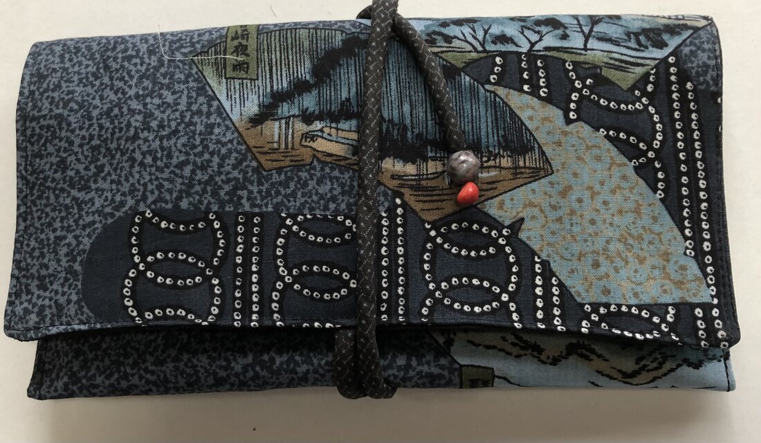 ８２６８　長襦袢で作った和風財布・ポーチ