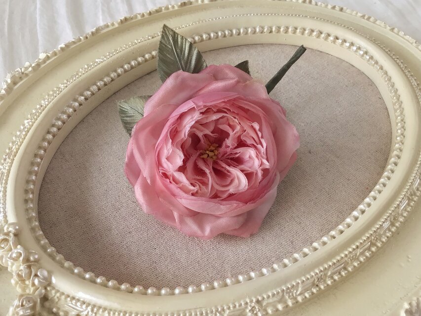 〈染め花〉イングリッシュローズのコサージュ（小輪・ピンク)