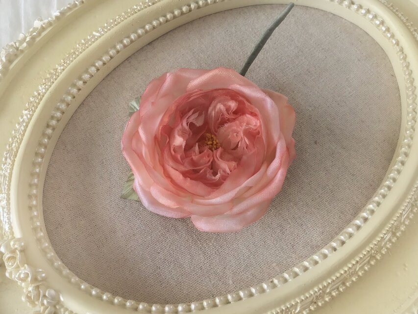 〈染め花〉イングリッシュローズのコサージュ（小輪・サーモンピンク)