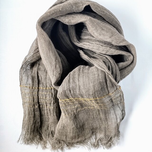 ふんわりが心地よい刺し子のリネンストール     小幅／焦茶色