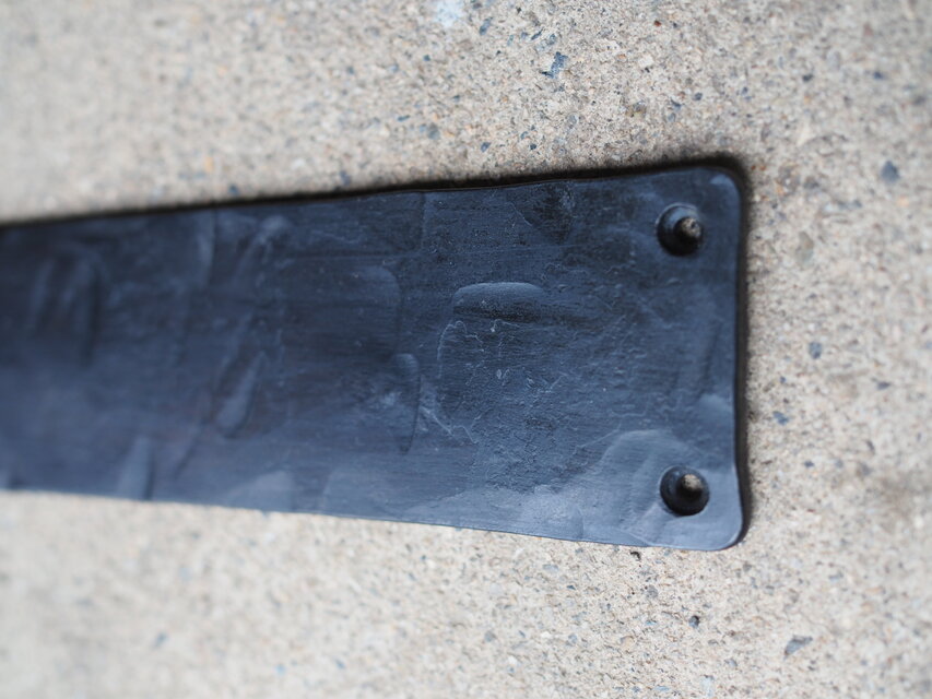 【ロートアイアンのドアプレートS】押し板 黒皮鉄 扉 プッシュプレート 国産 ハンドメイド ドア金物  押し扉 ドアパーツ