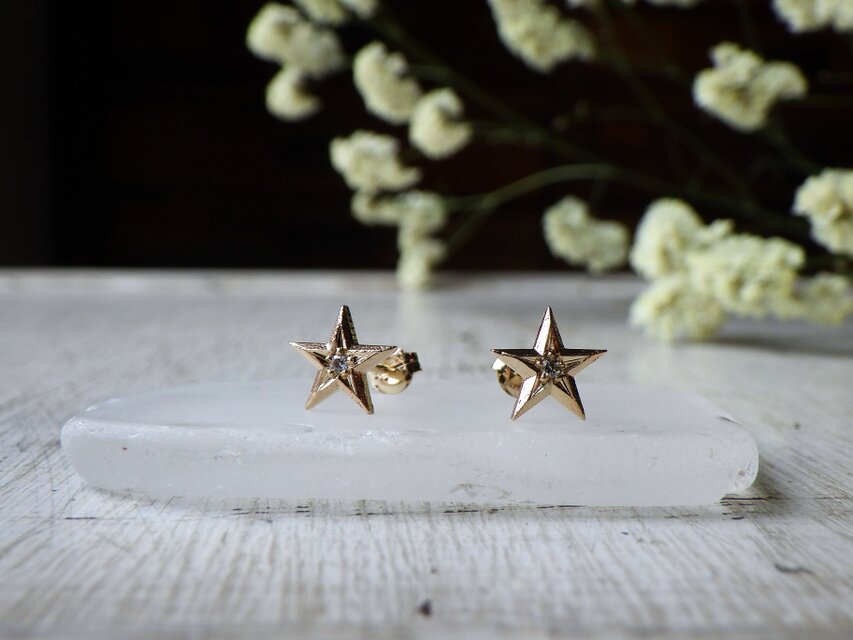 K10YG　星のスタッツダイアのピアス