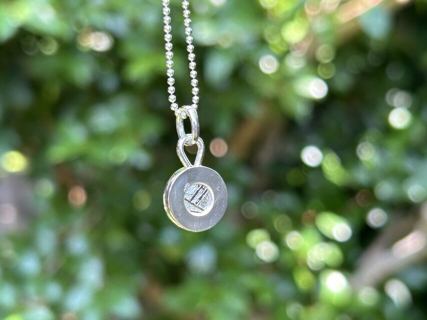 ムオニオナルスタ隕石 メテオライト鉄隕石 重さ約30g オメガ】文字盤