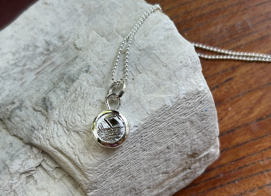 ムオニオナルスタ隕石（メテオライト）シルバーペンダント