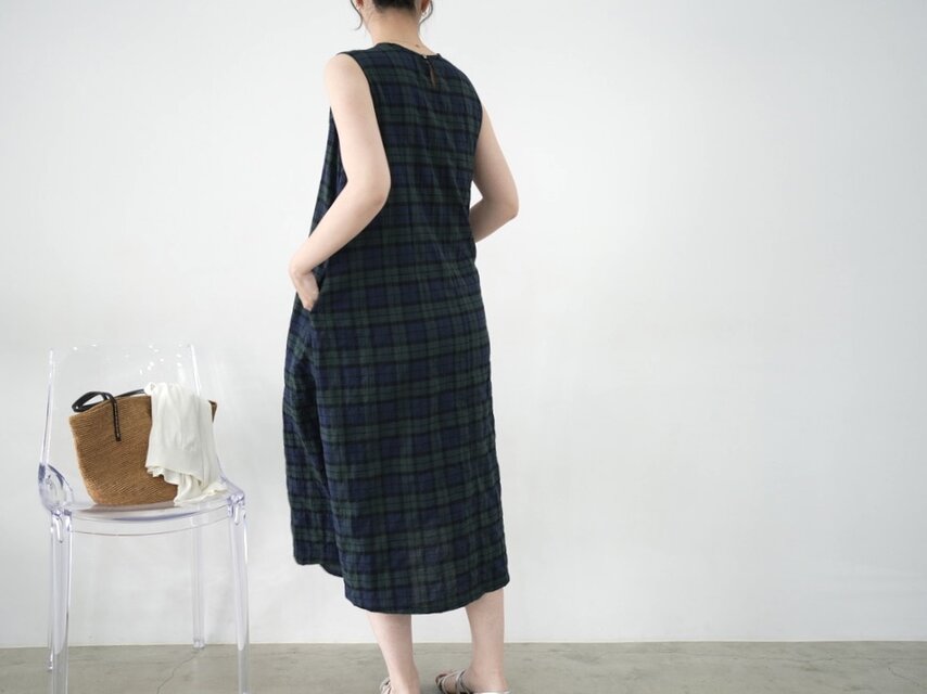 ニジュウサンク ワンピース ブラック ノースリーブ リボン ひざ丈 a3559 ニジュウサンク ワンピース ブラック ノースリーブ リボン ひざ