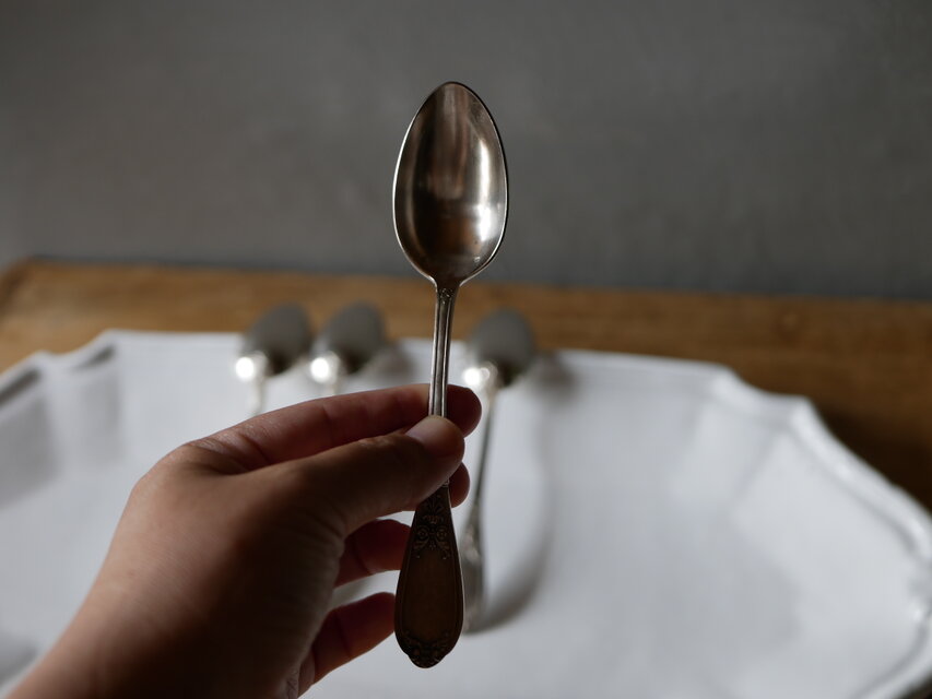 アンティークスプーン フランスアンティーク ブロカントのある