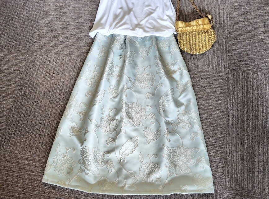 ★～丈85㎝★ペールグリーンの刺繍風★インテリア用生地を活用★受注製作★