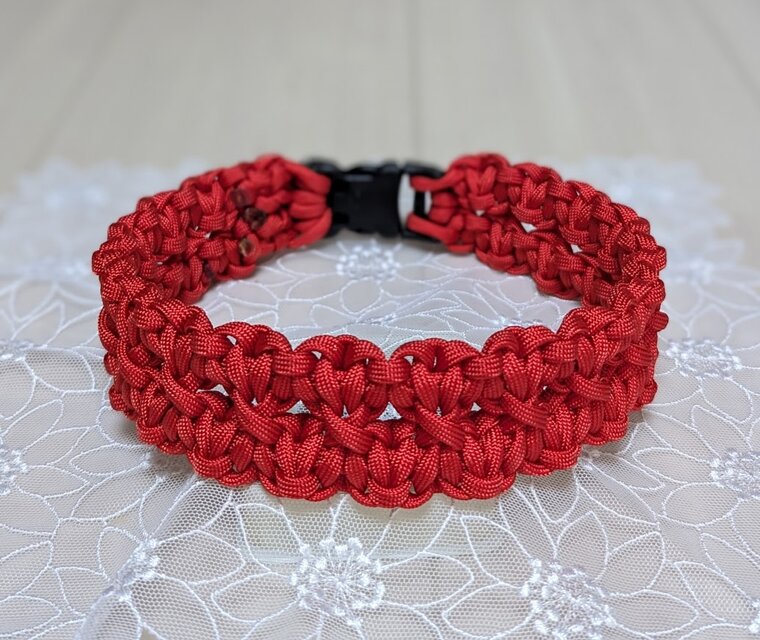 パラコード首輪　大型犬用　(内径４2cm)　サイズを小さくしてイタグレ＆ウイペットにもお似合い お揃いのリードと共に