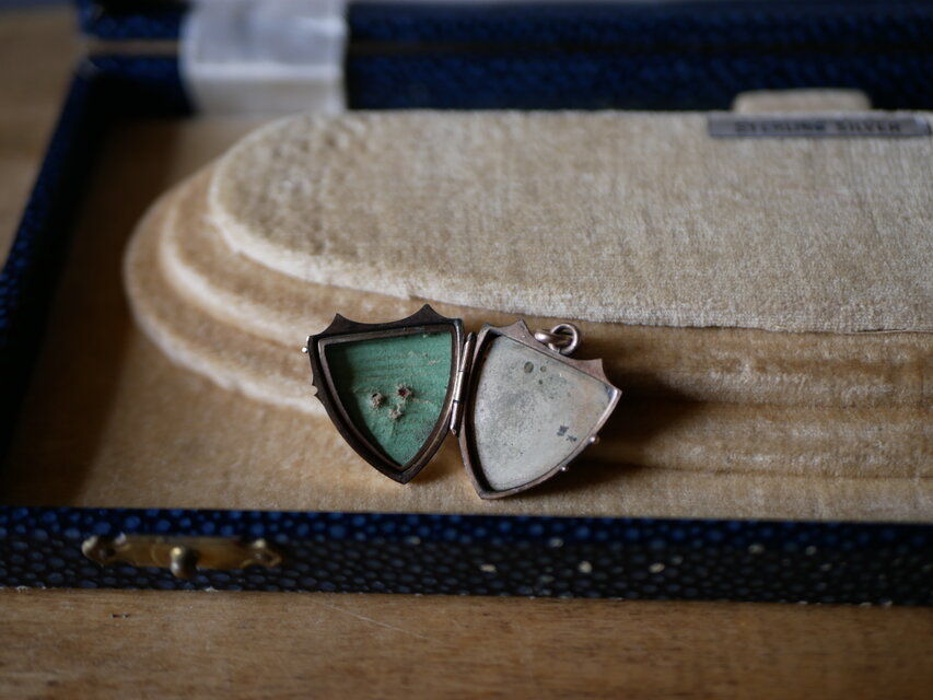 アールヌーボー ロケットペンダント フランスアンティーク