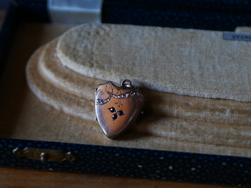 アールヌーボー ロケットペンダント フランスアンティーク