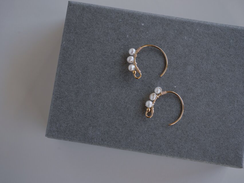 蕾 ｜14kgf 小さな淡水パール サークルフックピアス 上品 小さい 華奢
