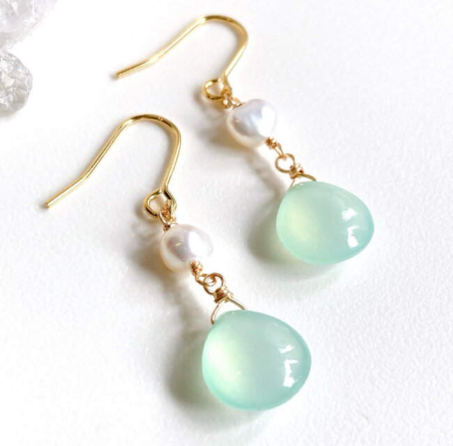 天然淡水パールとグリーンカルセドニーの2連デザインピアス/イヤリング