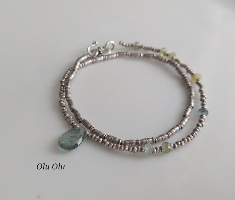 モスアクアマリン×カレンシルバーの2連ブレスレット