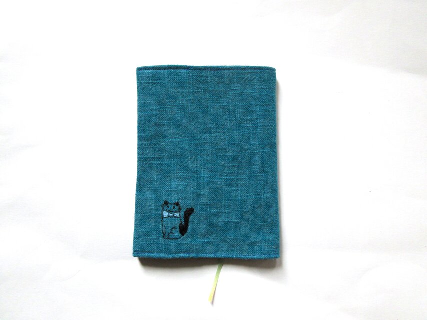 猫の刺繍 リネンブックカバー＊ターコイズブルーA