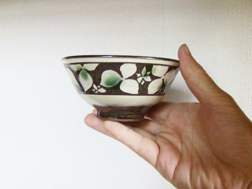 延齢草飯茶碗（二彩）