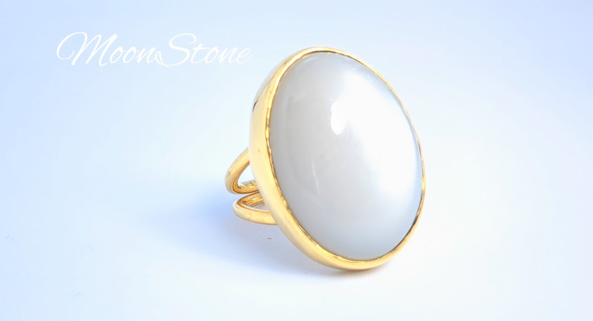 最新作★「ホワイトムーンストーン」の世界でひとつの天然石リング26mm×20mm