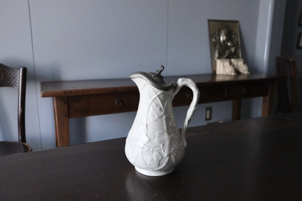 イギリス 塩釉炻器 ピシェ ピッチャー 蓋つき レリーフ アイビー