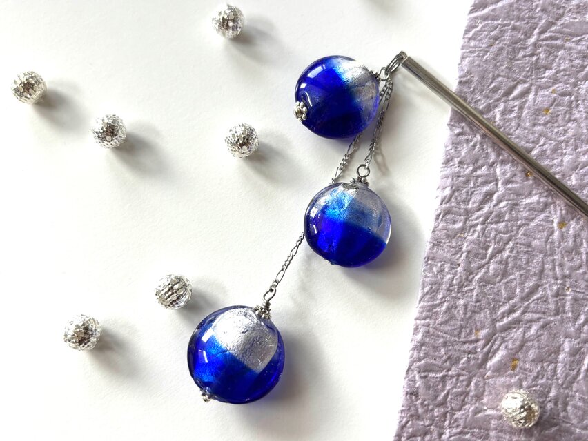 かんざし　紺色の２トーンカラーのとんぼ玉A　一本挿し　一本簪　涼しげ　夏　和風　トンボ玉　青　ブルー