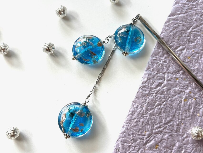 かんざし　水色とゴールドラメのとんぼ玉　一本挿し　一本簪　涼しげ　夏　和風　トンボ玉　青　ブルー