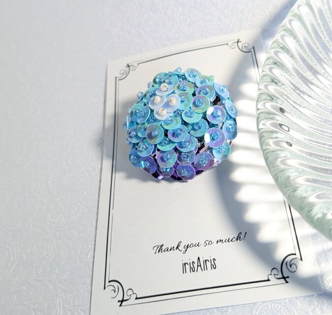雨上がりの紫陽花／スパンコール刺繍ブローチ | iichi 日々の暮らしを