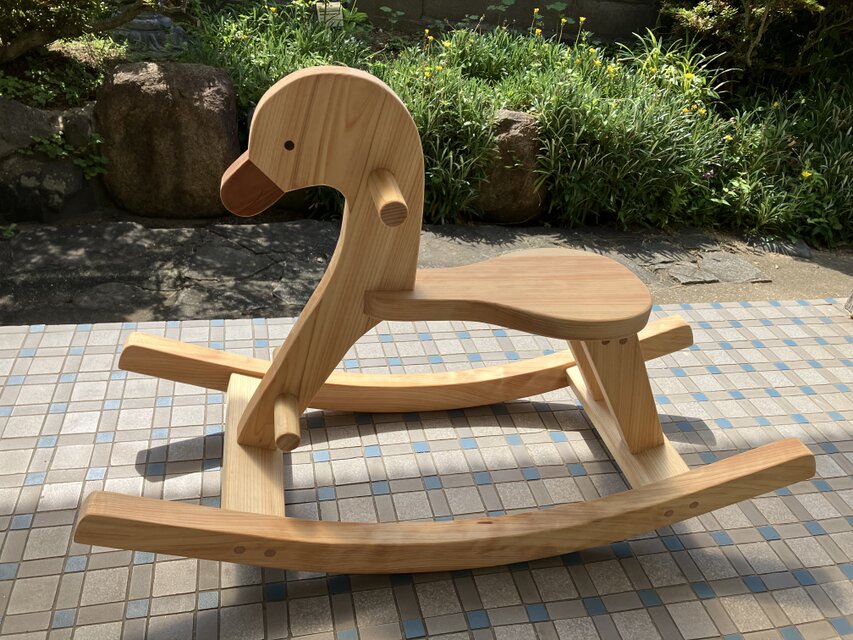 木製アヒルの置物 カラフルパッチワーク トールペイント ハンドメイド 台座付き 木製アヒルの置物 カラフルパッチワーク トールペイント