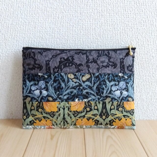 ウィリアムモリス　パッチワークの大きめ20cmのフラットポーチ　内ポケット　いちご泥棒他　　276