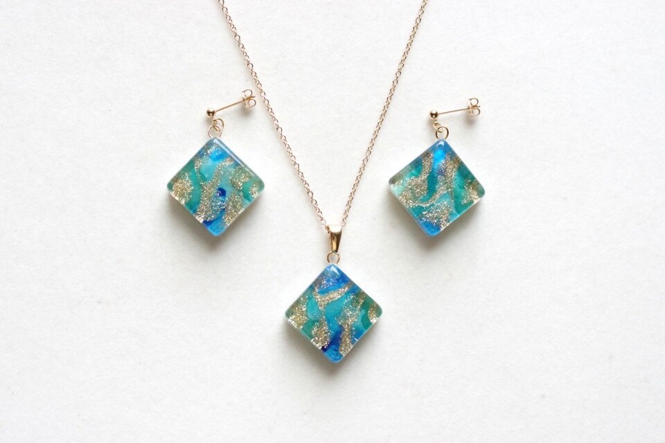 sirisiri ピアス　螺鈿　スクエア SIRI SIRI ピアス 螺鈿 スクエア SIRI SIRI ピアス 螺鈿 スクエア