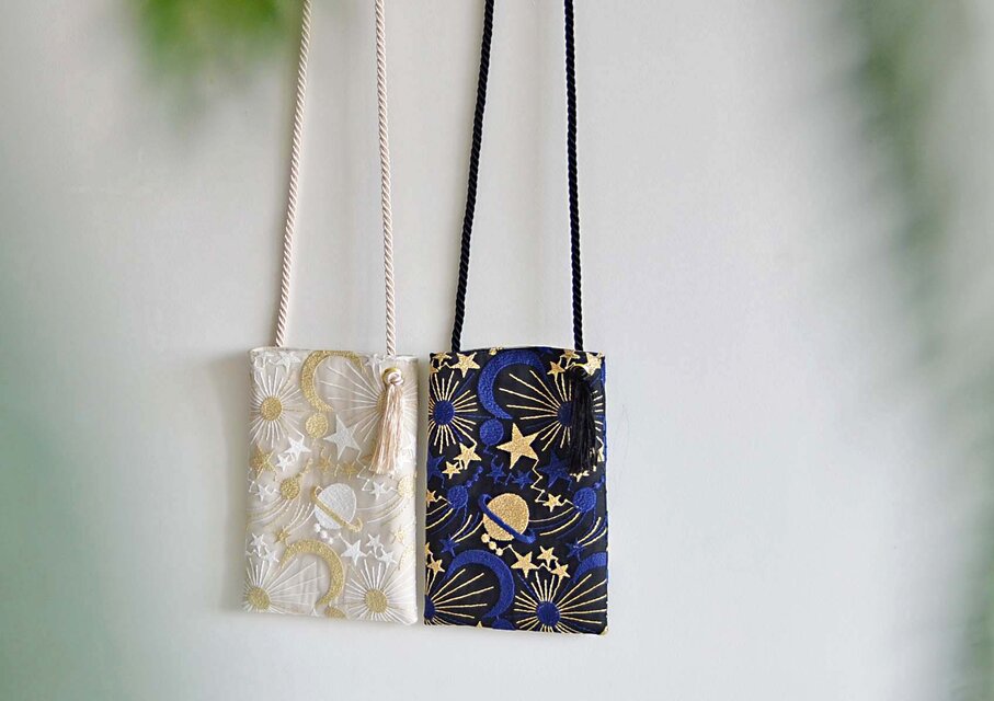 数量限定！プラネットチュール刺繍スマホポーチ　月と星　スマホショルダー