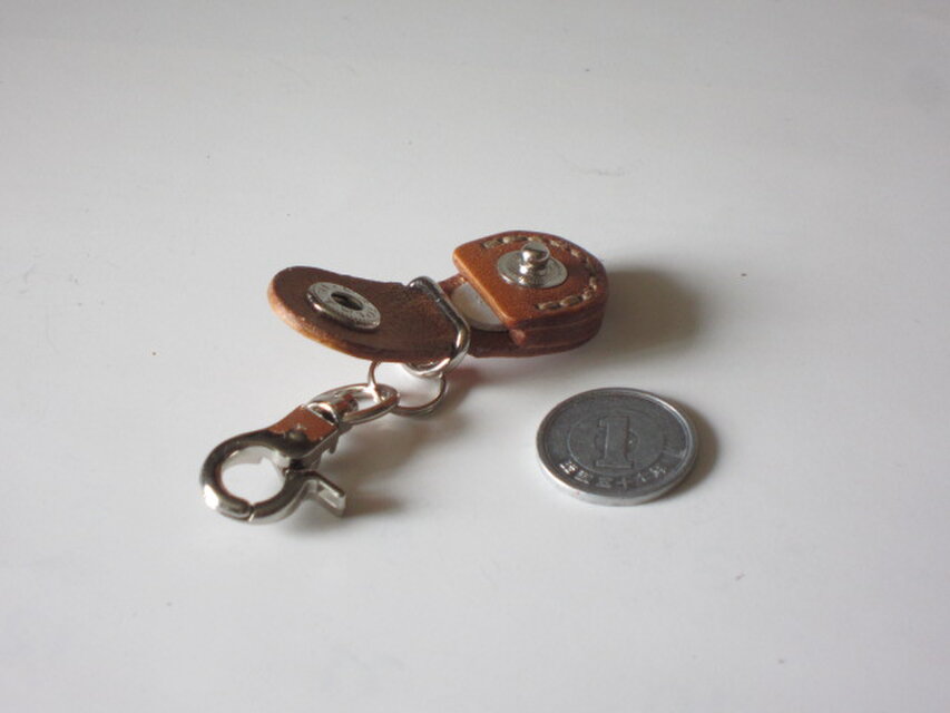 ● はち様予約　ykk apシールキーホルダー/シールキーケース●カッシータ ○ はち様予約 ykk apシールキーホルダー/シールキーケース○カッシータ