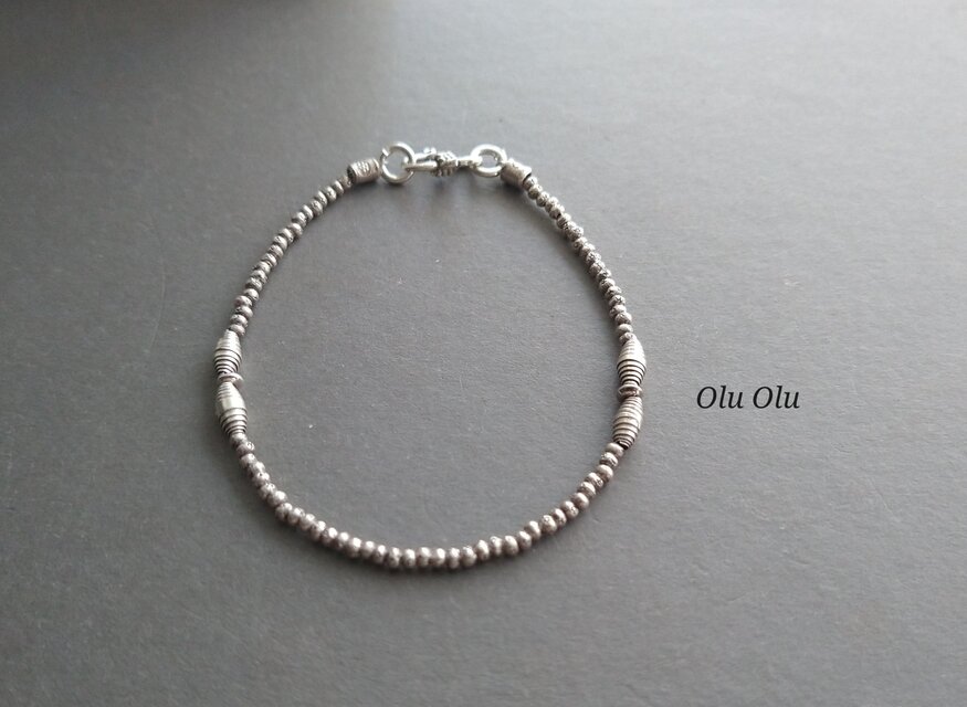 カレンシルバーのシンプルなブレスレット