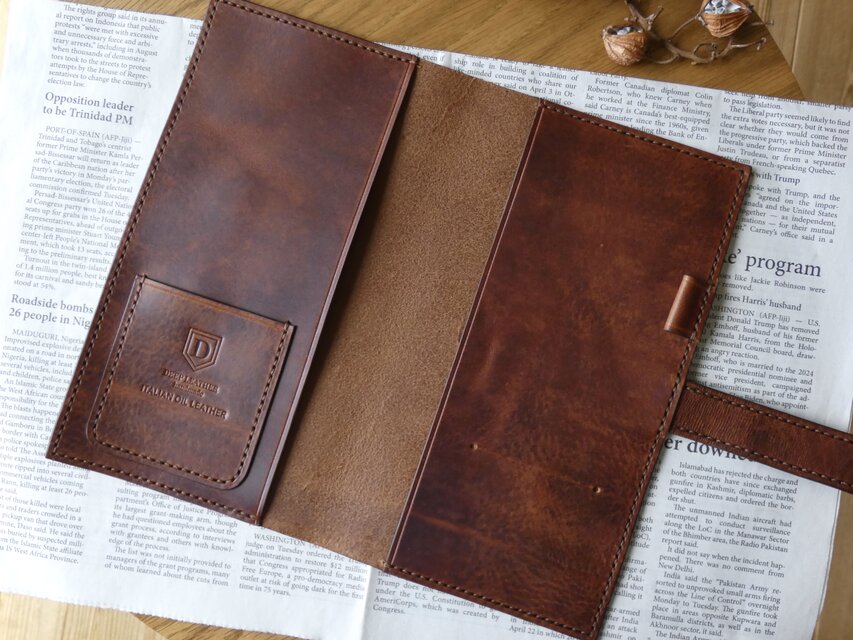 イタリア革のカクリエノートカバー／トラベラーズノートカバー／チョコ