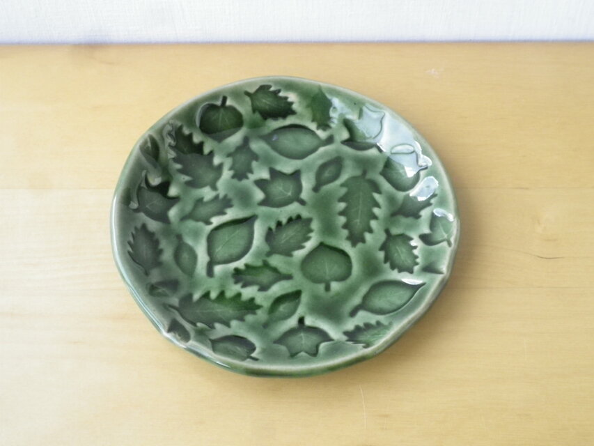 葉っぱ模様の小皿＊緑