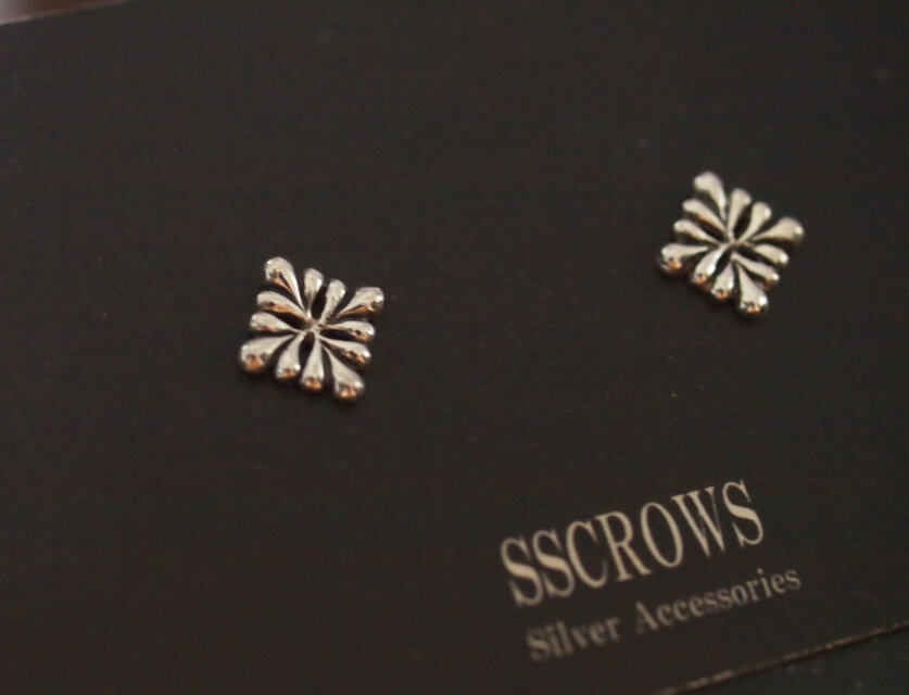 松の葉のピアス(小)　スタッドタイプ