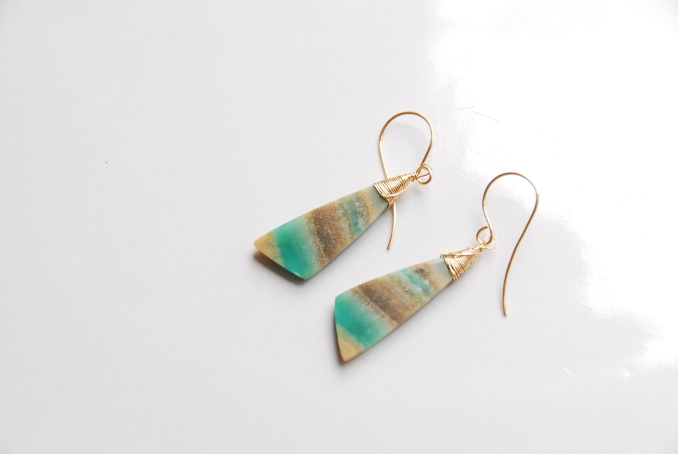 14kgf⁑ブルーオパライズドウッドピアス - Green Forest | minne