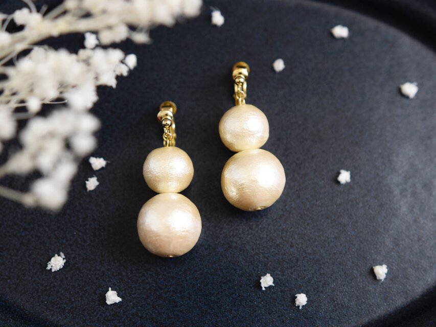 冬限定【イヤリング】大ぶりなのに軽い！雪だるま　コットンパール