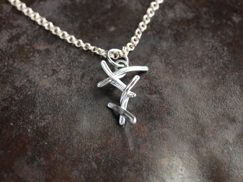 錫のペンダントトップ　TOLOLY　こえだ