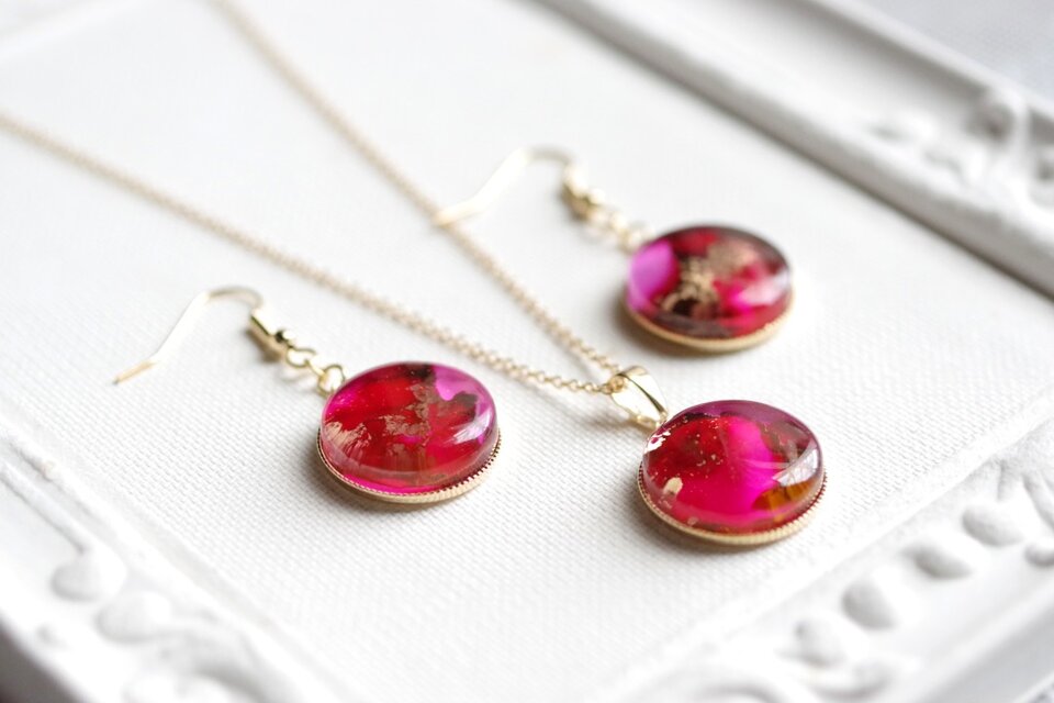 レジンアート ラウンドペンダント〈血の美学〉20㎜ | iichi 日々の