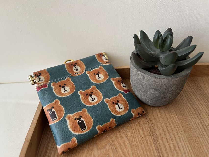 バネ口ラミネートポーチ　くまさん