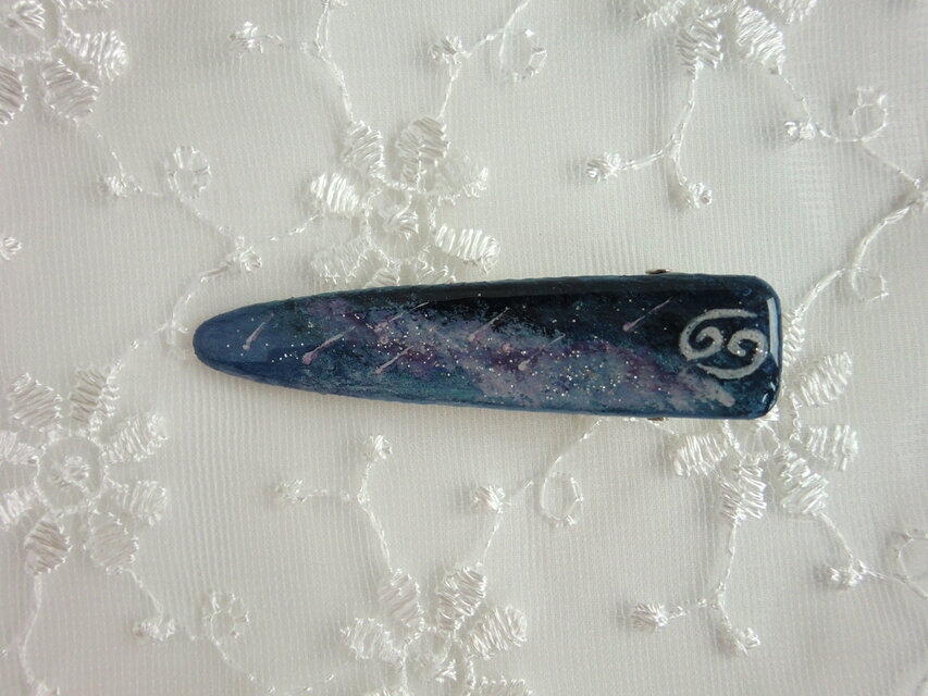 天の川と流れ星（蟹座）のヘアクリップ＊手描きレジンの髪飾り