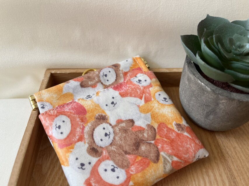 バネ口ラミネートポーチ　ぬいぐるみくまさん