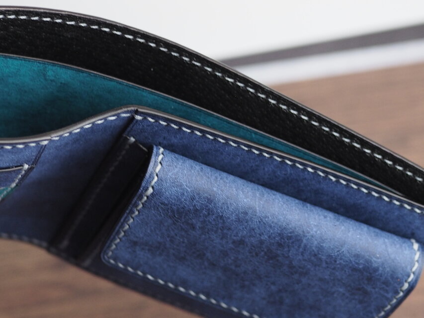 総手縫い│イタリアンレザーマルゴー│2つ折財布│コバルト