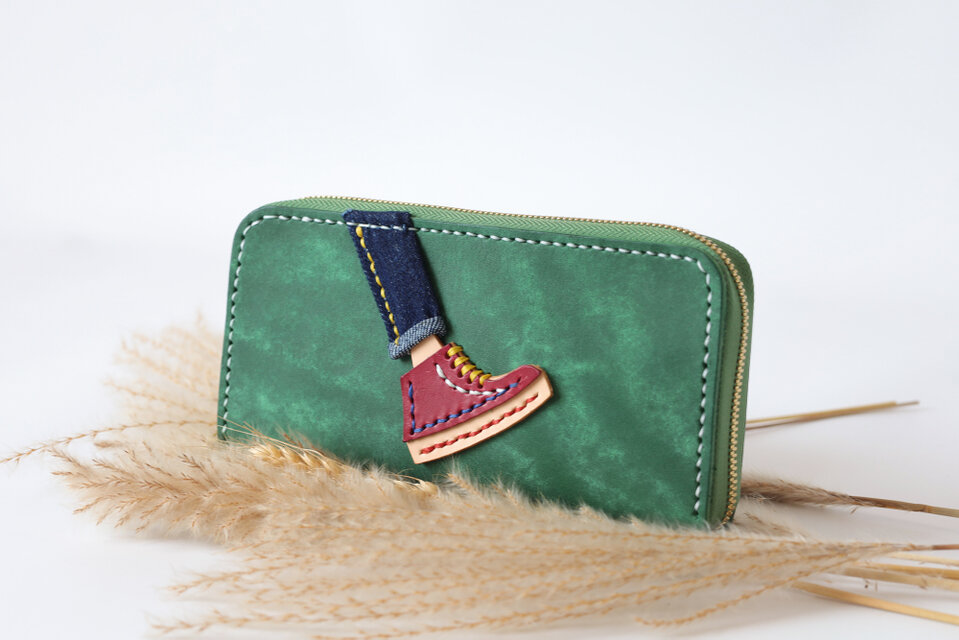 本革レザー ウォレット ハンドメイド☆高級品 手縫い 長財布 一歩ずつ】手縫いレザー長財布｜本革×デニムの立体デザイン | iichi